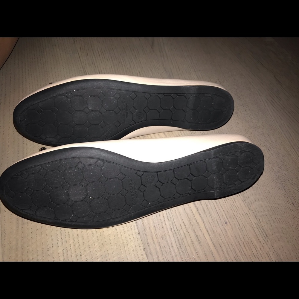 Balenciaga Nude Flats - Picture 2 of 4
